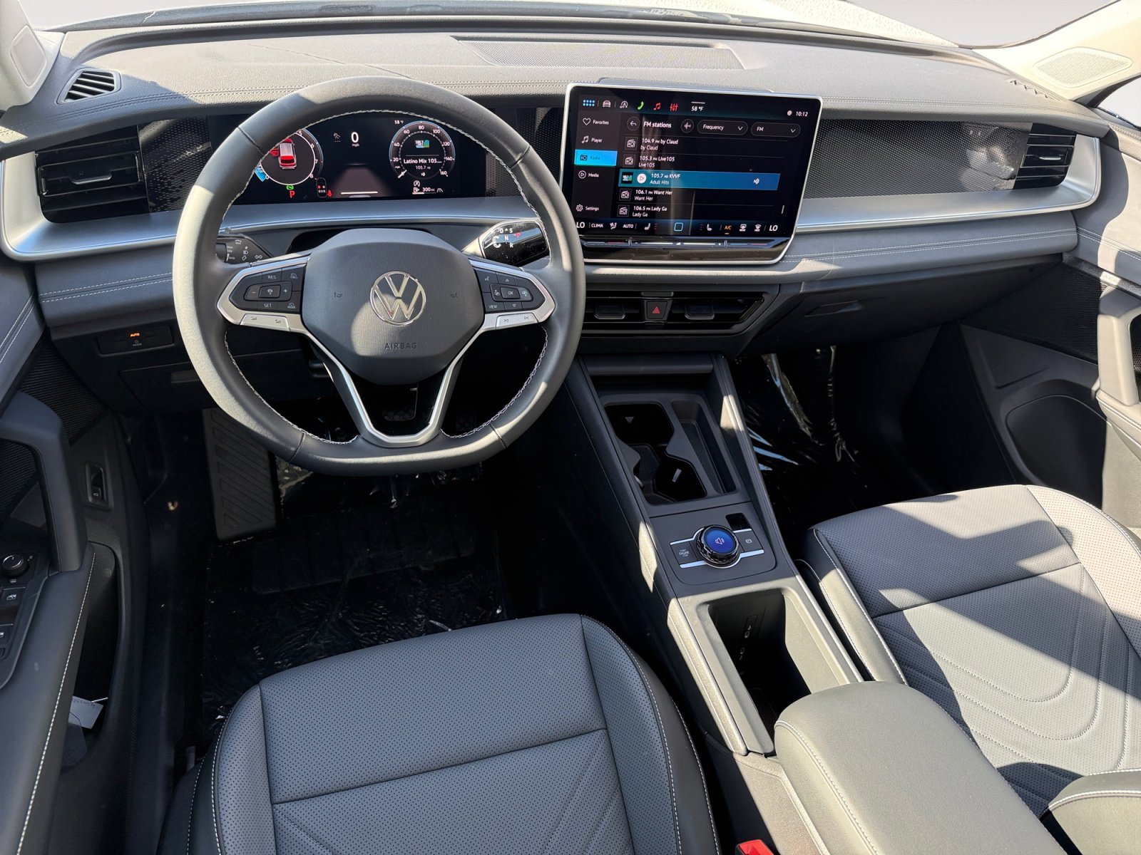 New 2026 Pure White Volkswagen SE image 15