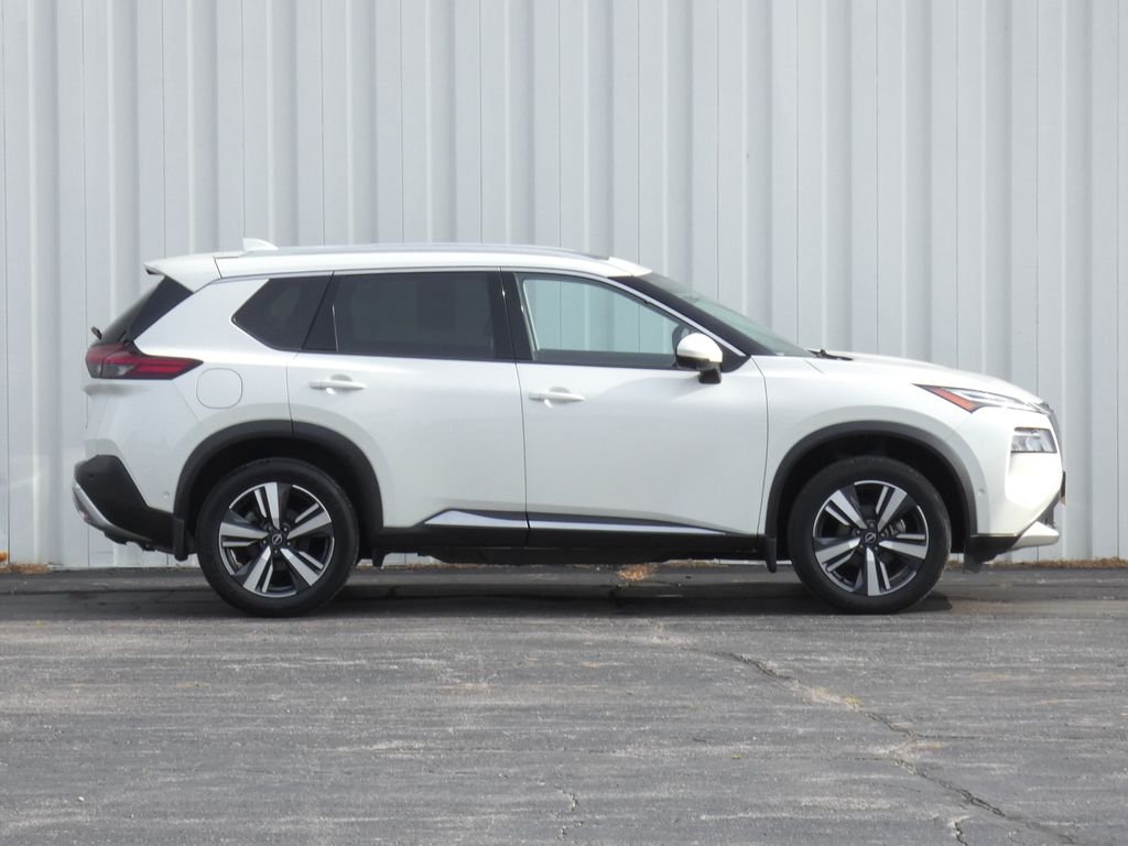 Used 2023 Nissan Rogue Platinum with VIN JN8BT3DD5PW316990 for sale in Kansas City