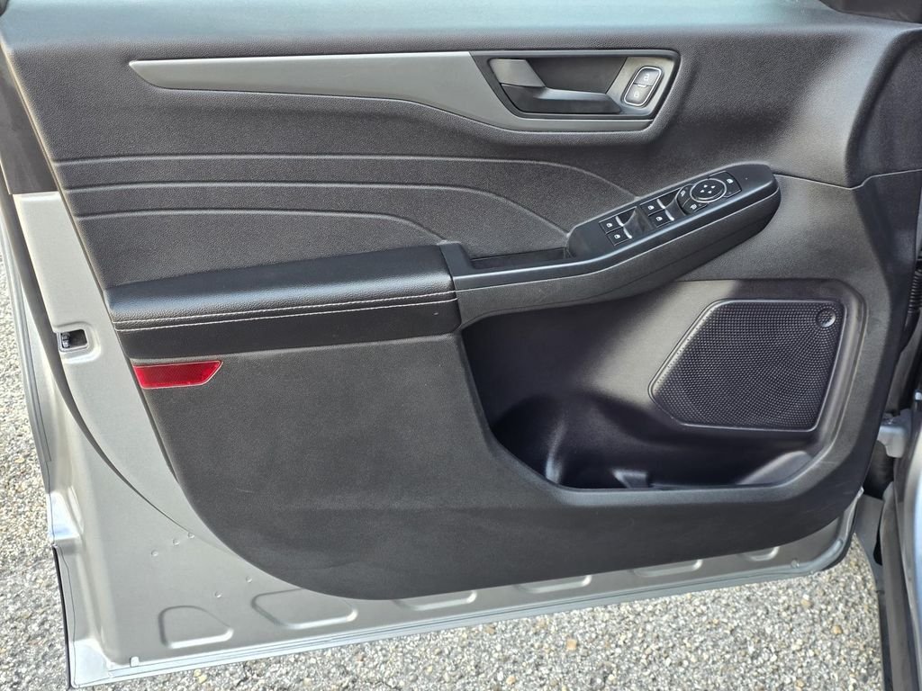 Used 2024 Silver Ford Active image 33