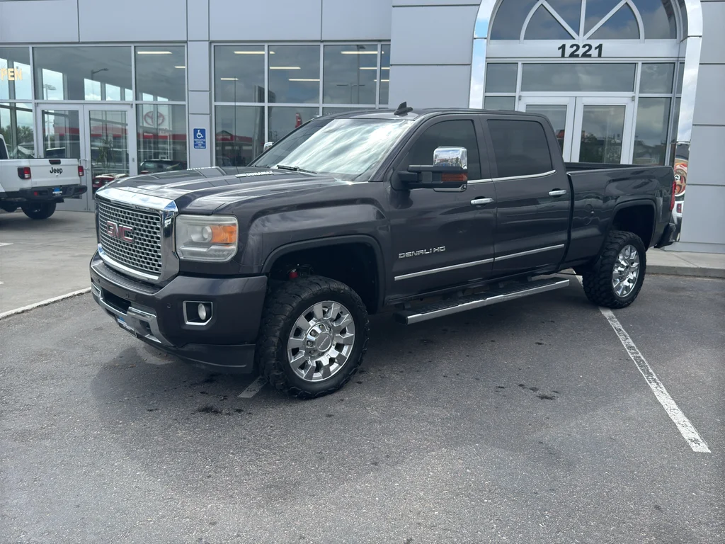 2015 GMC Sierra 4WD Crew Cab Short Box's photo