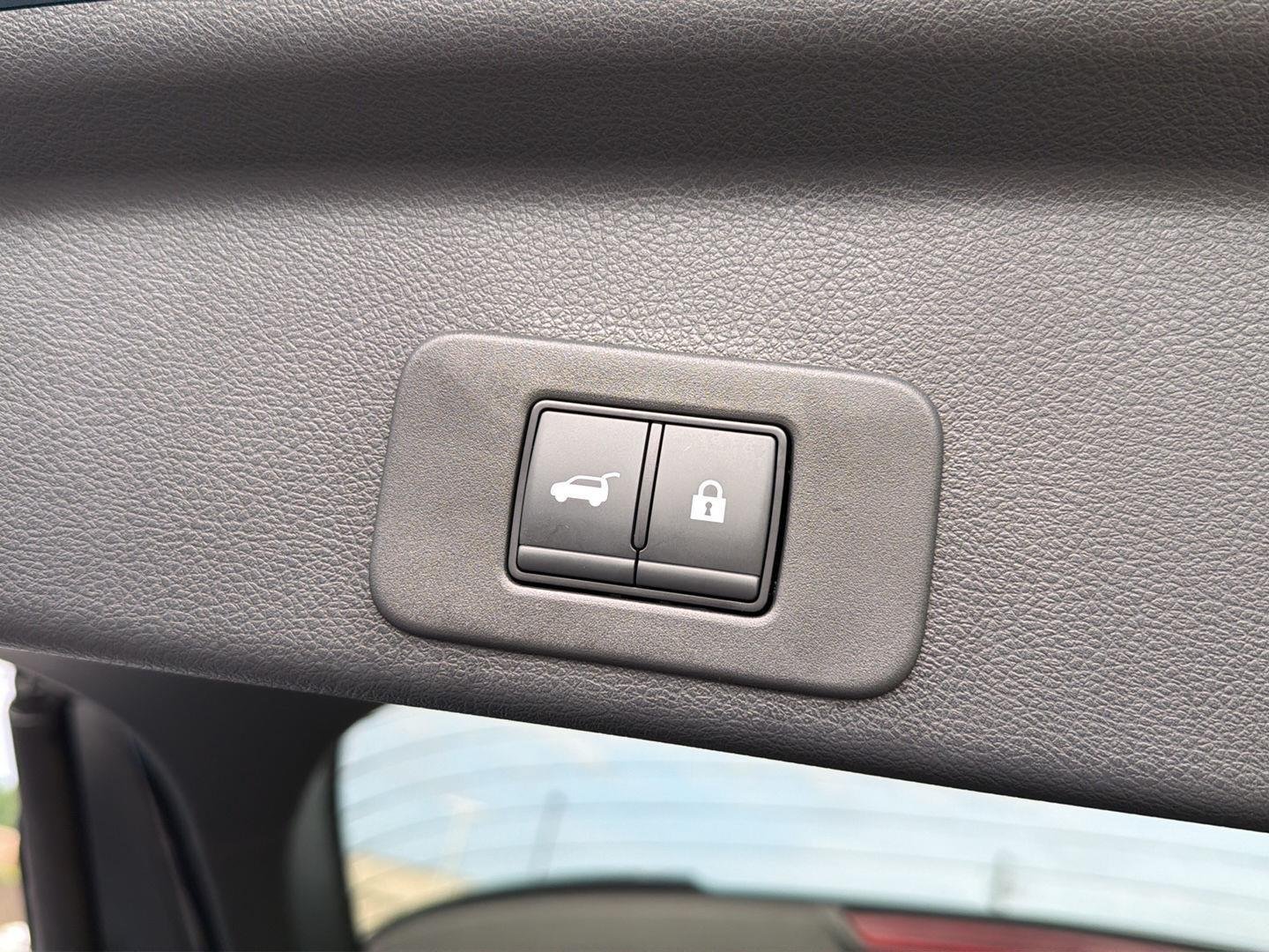 Used 2025 Aurora Blue Pearl Metallic/Super Black Nissan Platinum image 37