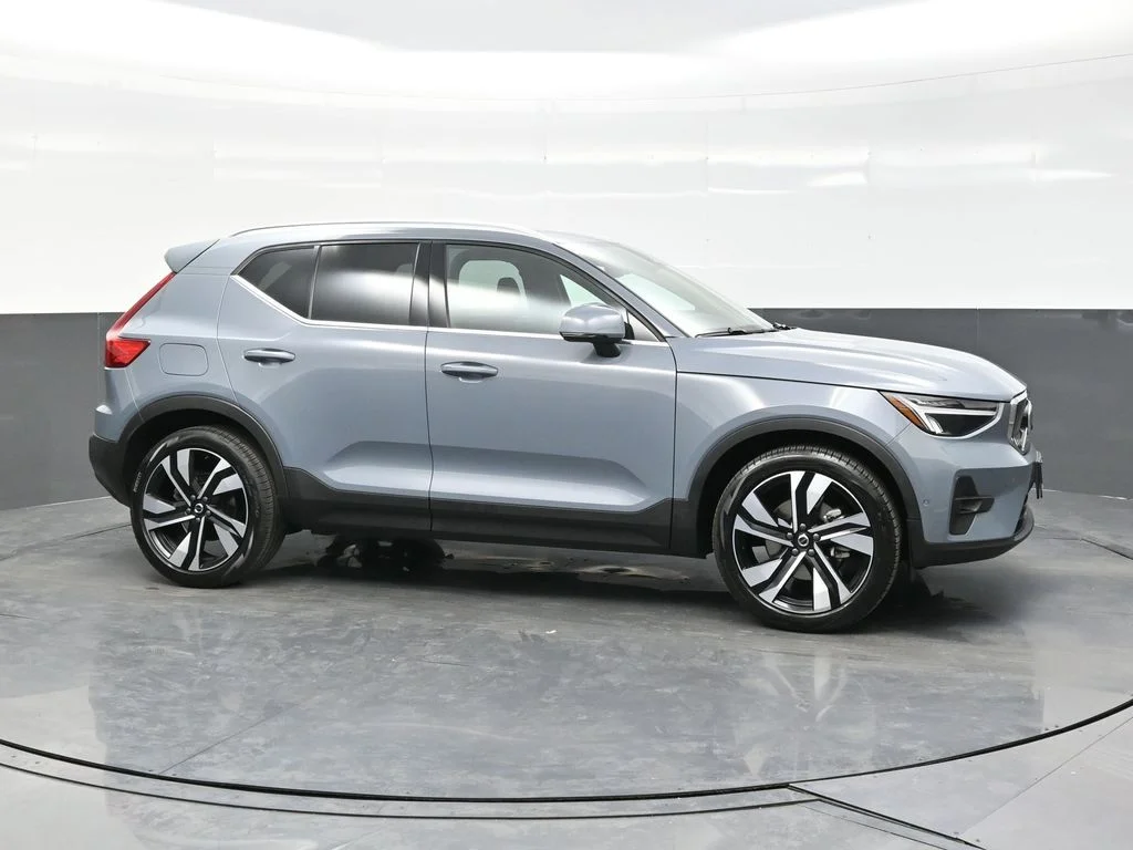 Certified Used 2023 Thunder Grey Volvo Ultimate image 8