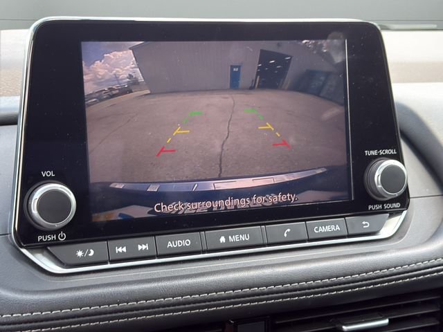 Used 2022 Blue Nissan SV image 21