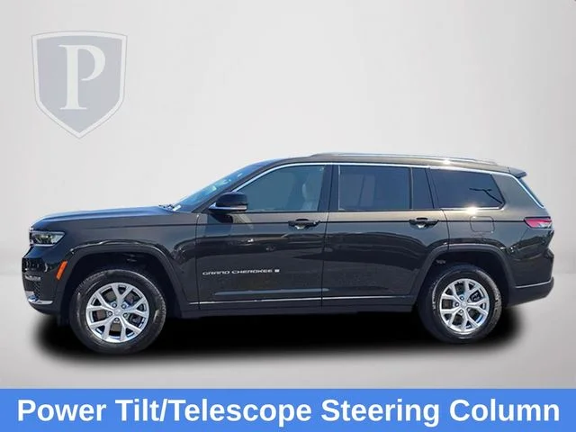 Used 2023  Jeep Limited image 10