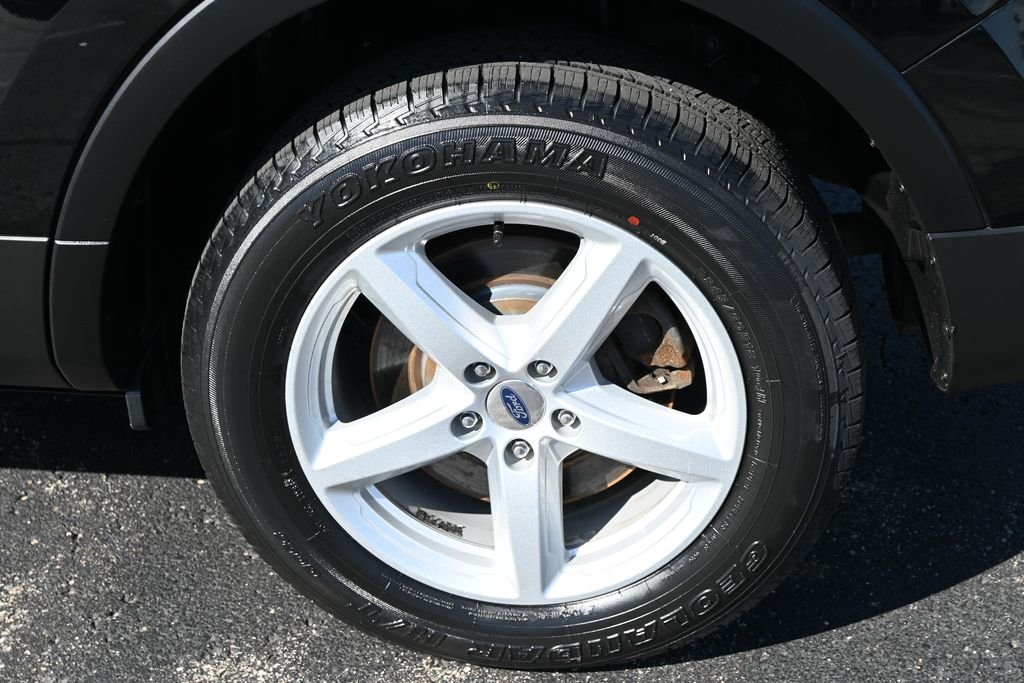 Used 2016 Shadow Black Ford XLT image 15