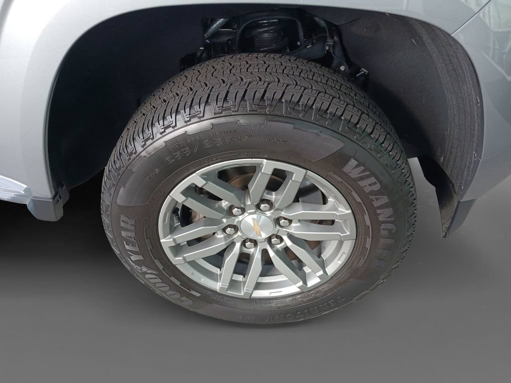 Used 2025 Sterling Gray Metallic Chevrolet WT/LT image 16