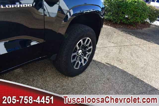 Used 2025 Black Chevrolet Z71 image 14