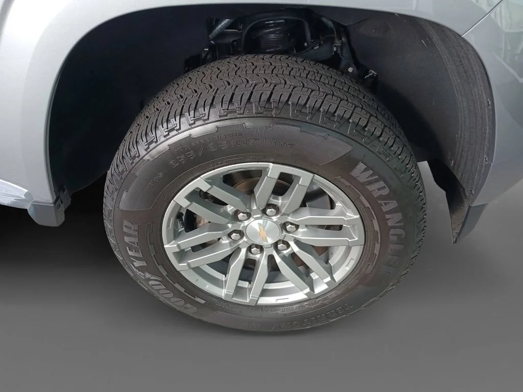 Used 2025 Sterling Gray Metallic Chevrolet WT/LT image 16