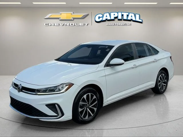 Used 2025  Volkswagen 1.5T S image 1