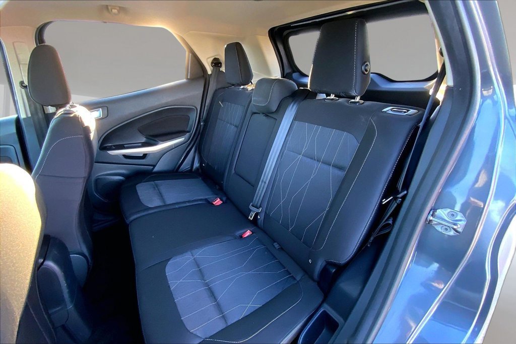 Used 2018 Smoke Metallic Ford SE image 26