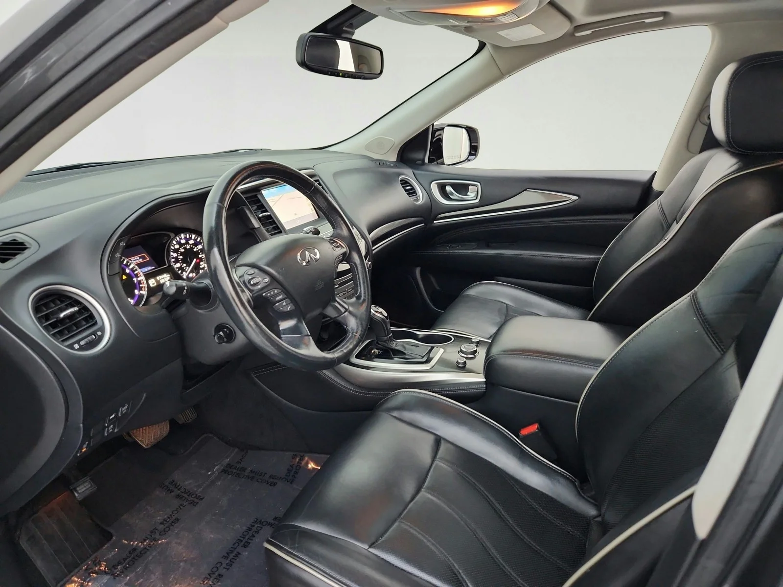 Used 2017 Graphite Shadow INFINITI  image 13