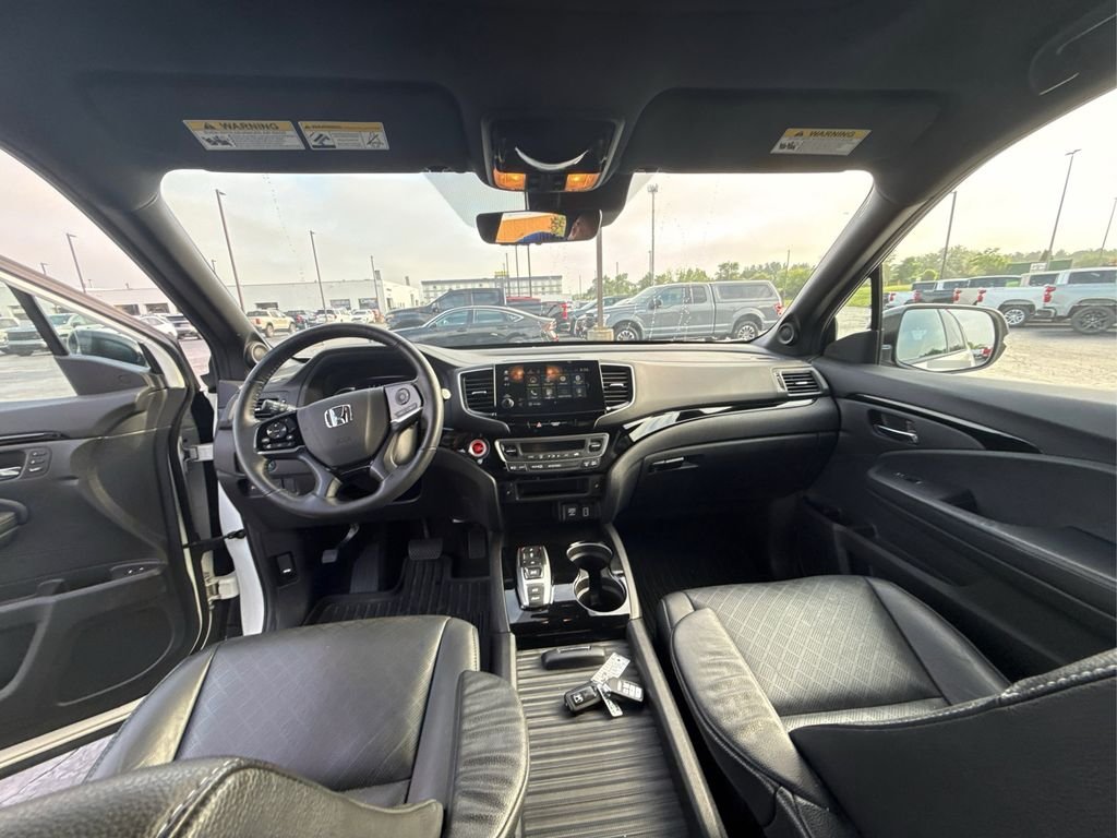 Used 2019 White Diamond Pearl Honda Touring image 26