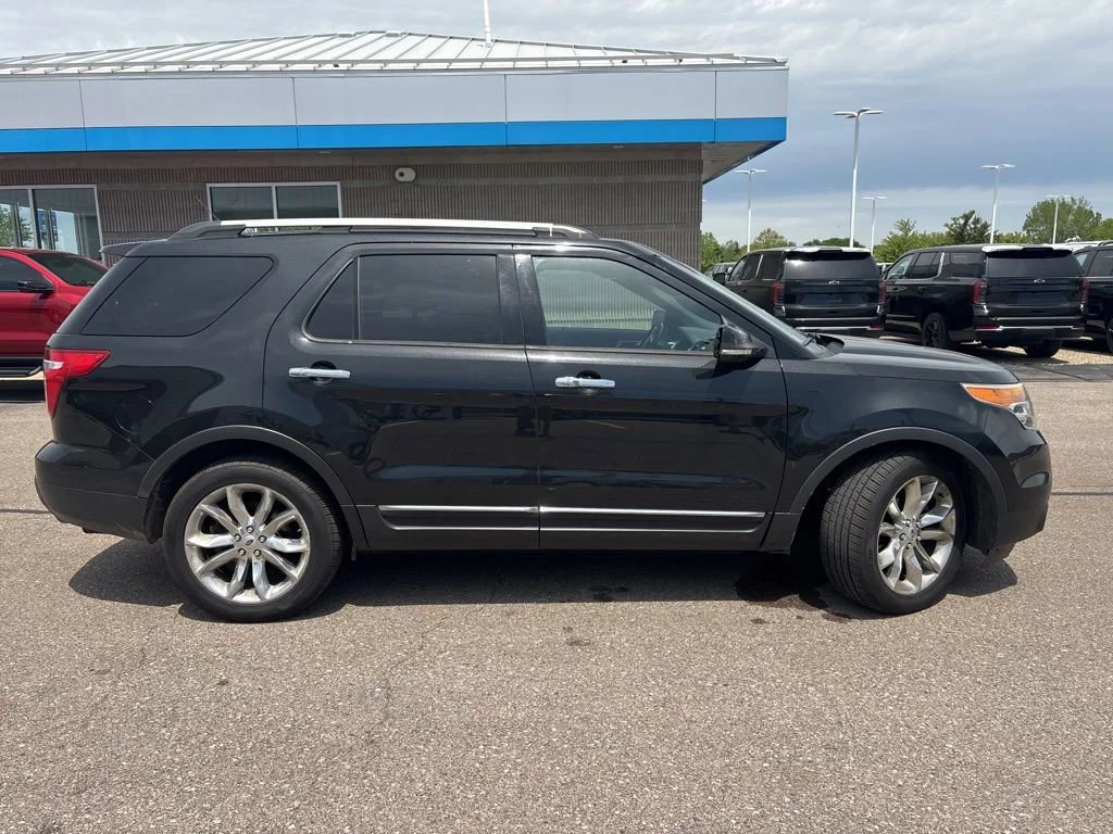 Used 2013 Black Ford Limited image 11