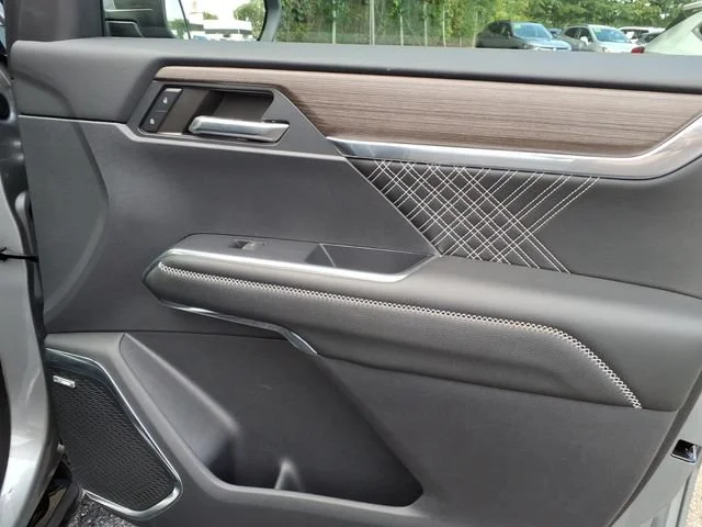 2024 GMC Acadia Denali - Photo 13