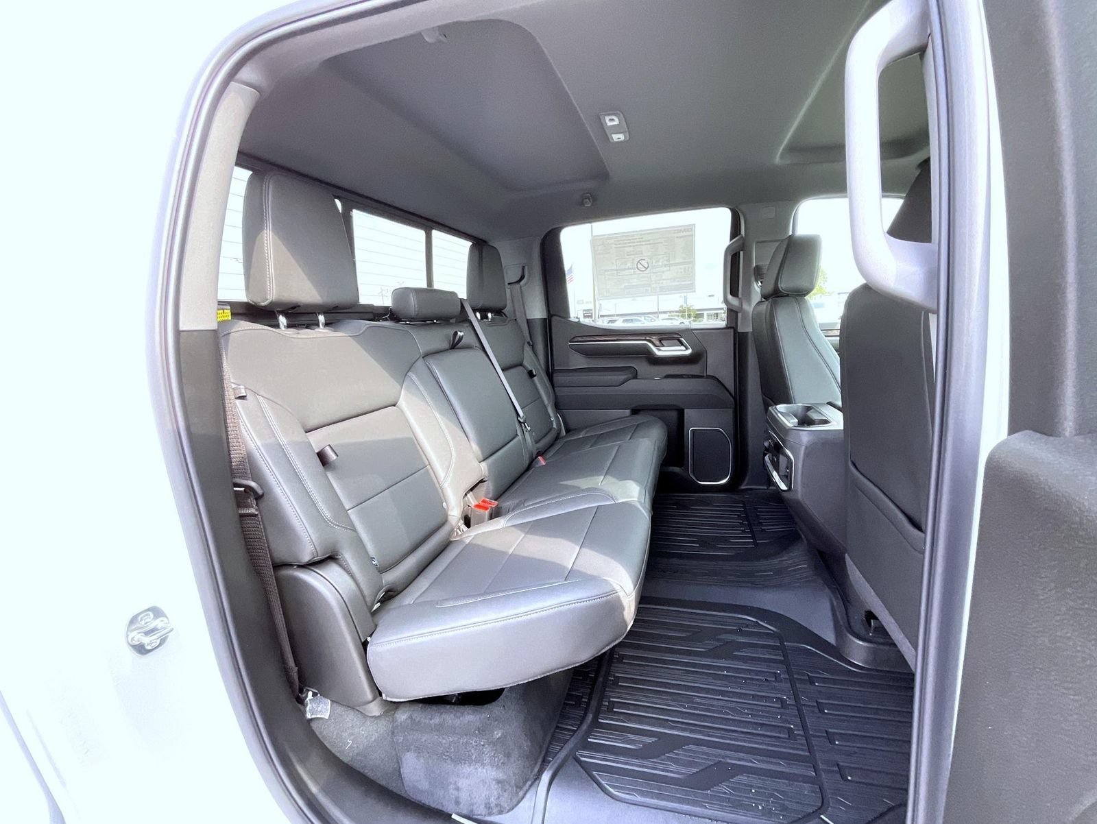 2026 GMC Sierra 1500 SLT - Photo 18