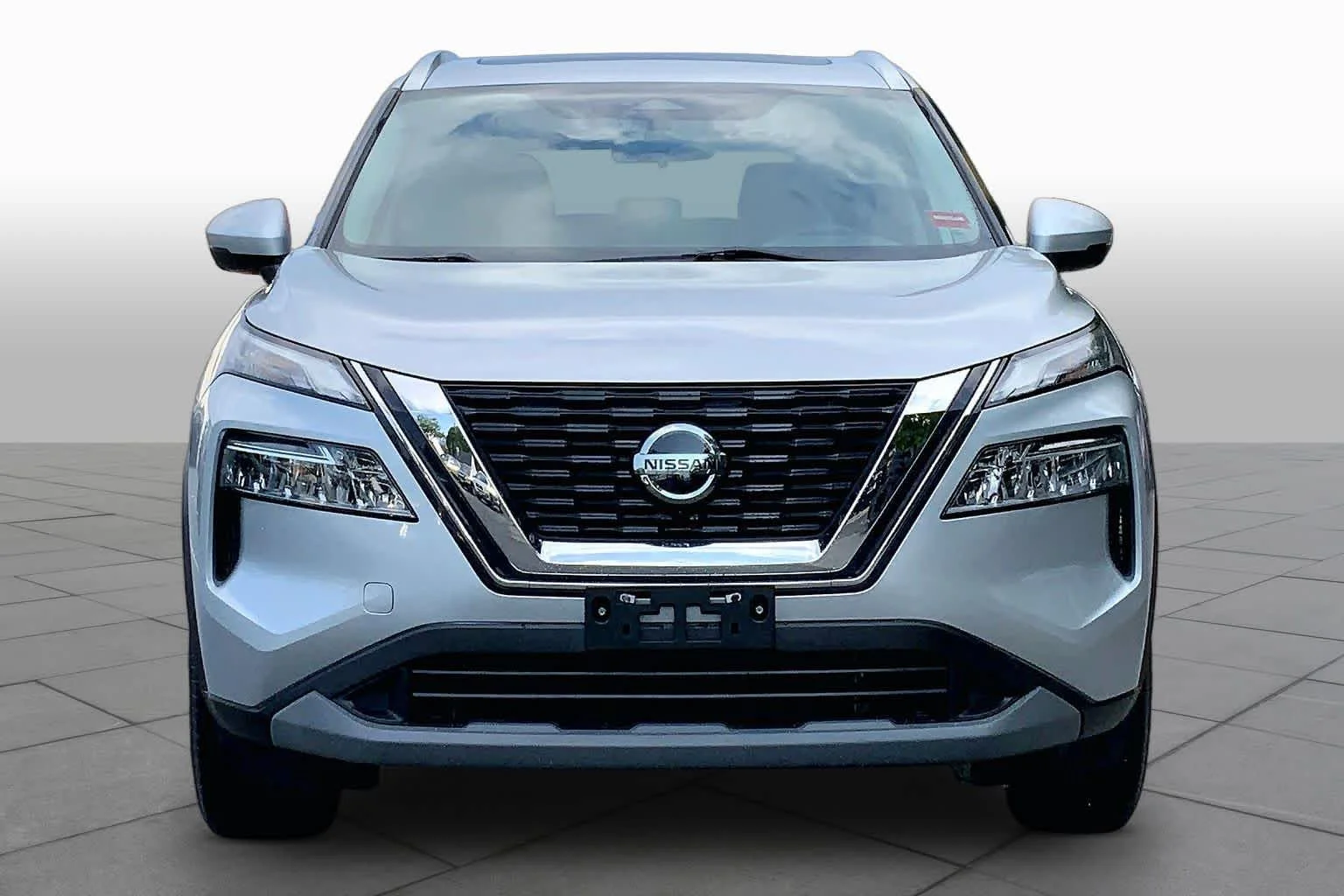Used 2021 Brilliant Silver Metallic Nissan SV image 4
