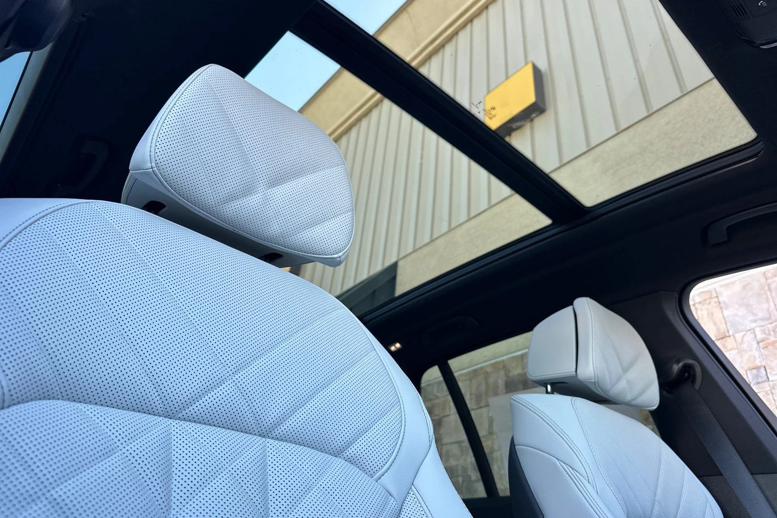 New 2026 Tanzanite Blue II Metallic BMW xDrive40i image 14