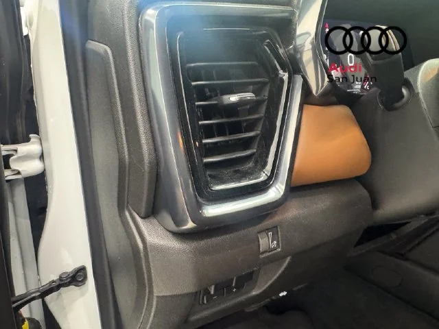 Used 2023 White GMC AT4 image 30