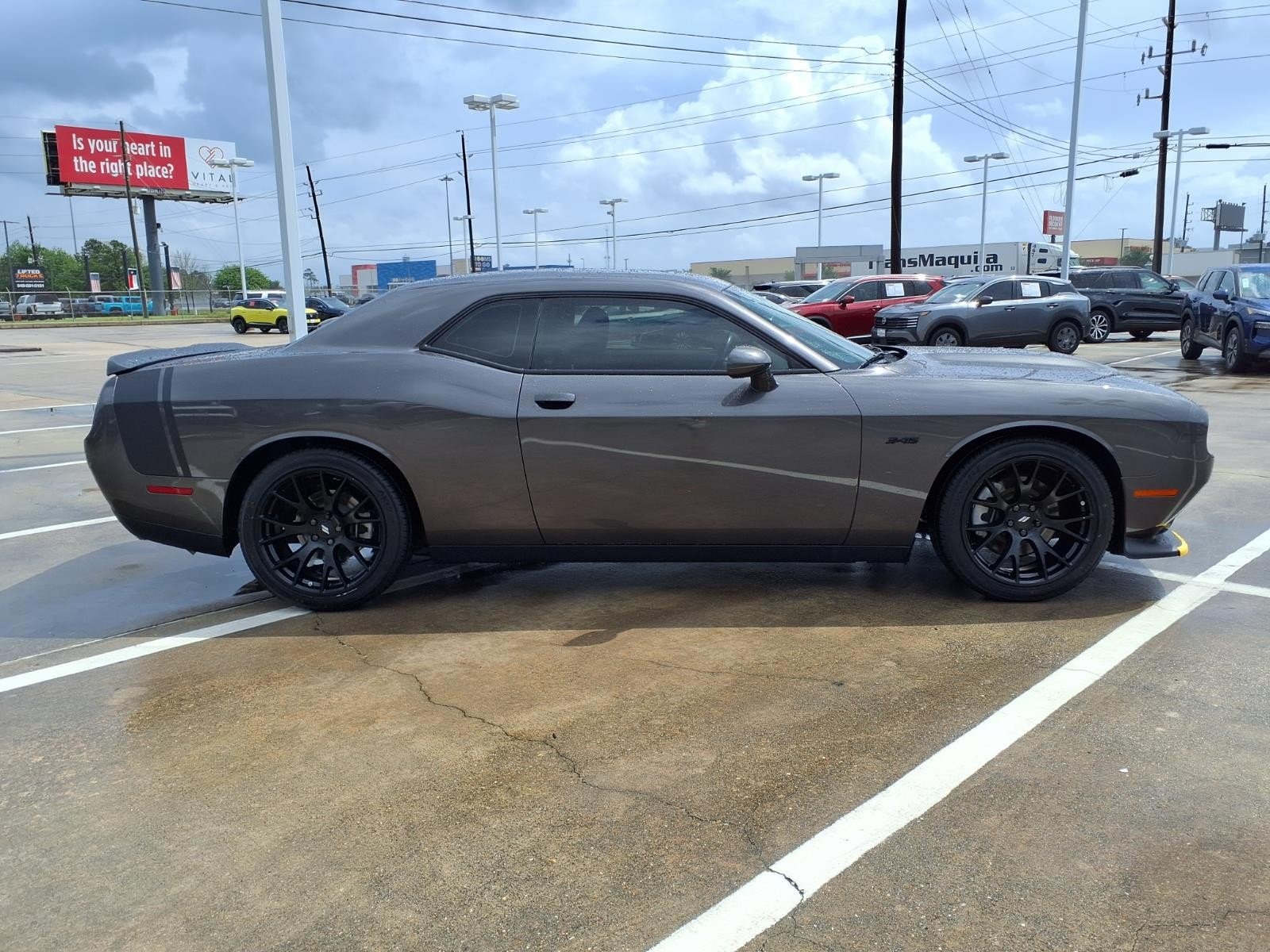 2023 Dodge Challenger R/T - 6