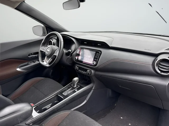 Used 2023 Gray Nissan SR image 17