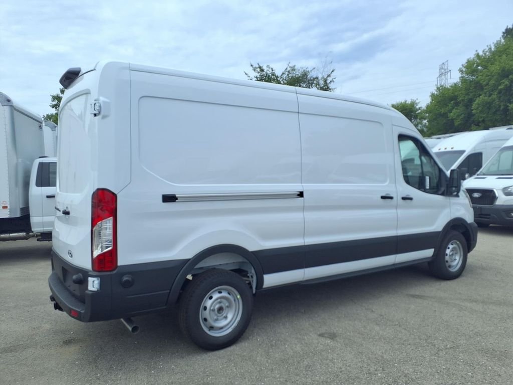 New 2026 Oxford White Ford Cargo Van image 4