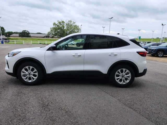 New 2026 Oxford White Ford Active® image 3