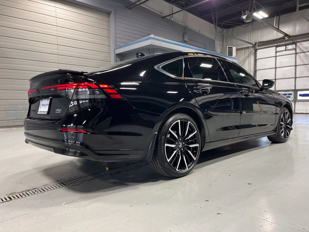 Certified Used 2025 Crystal Black Pearl Honda HYBRID TOURING image 7