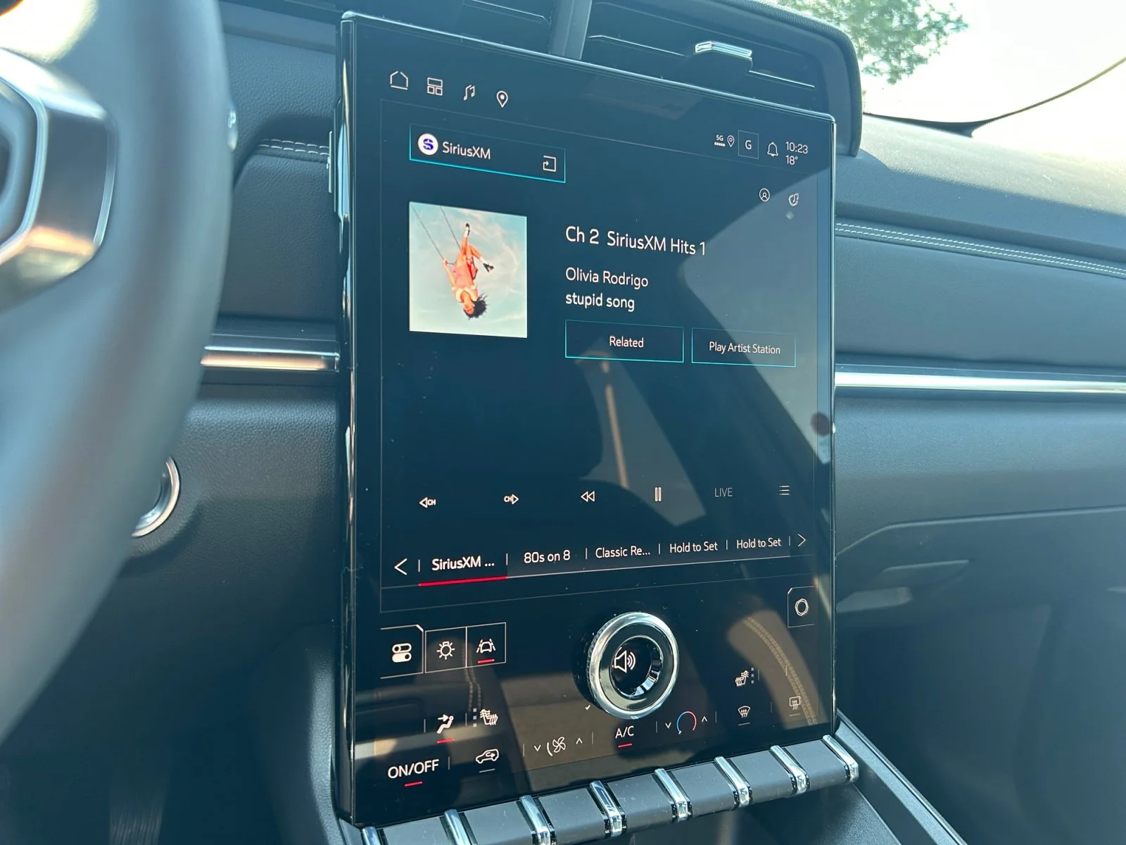 New 2027 Summit White GMC AWD Elevation image 21