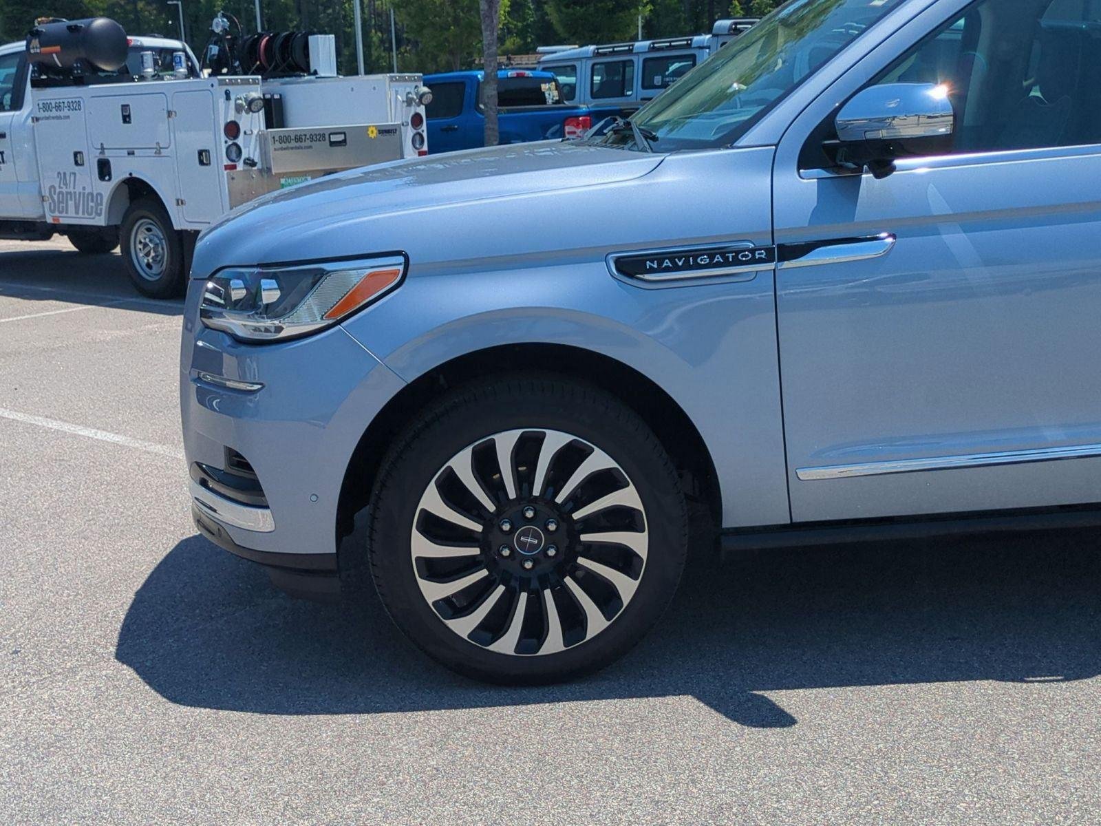 Used 2022 Chroma Crystal Blue Metallic Premium Colorant Lincoln Black Label image 10