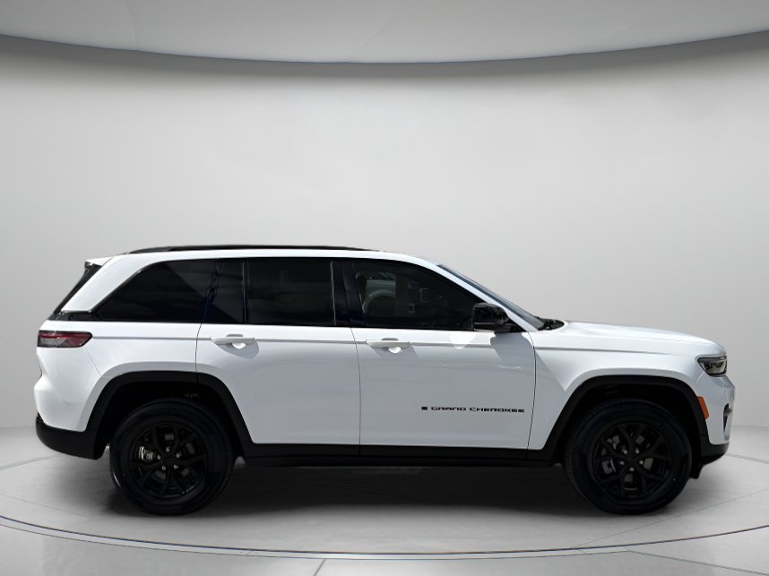 Used 2025 Bright White Clearcoat Jeep Altitude image 2