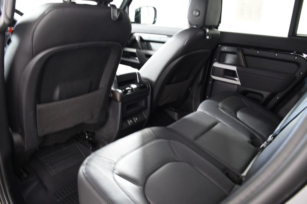 Used 2023 Santorini Black Metallic Land Rover X-Dynamic SE image 27