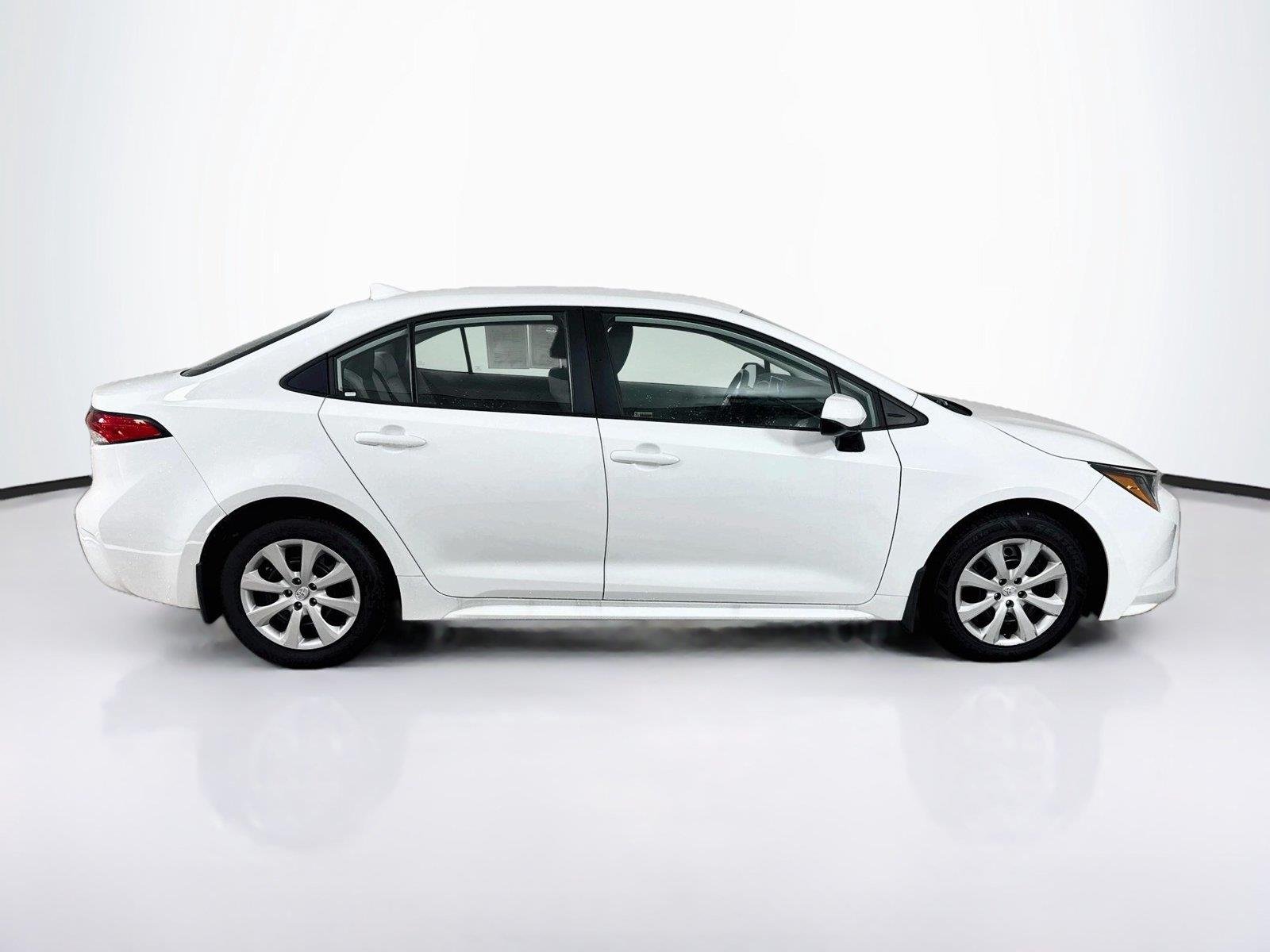Used 2025 Ice Cap Toyota LE image 8