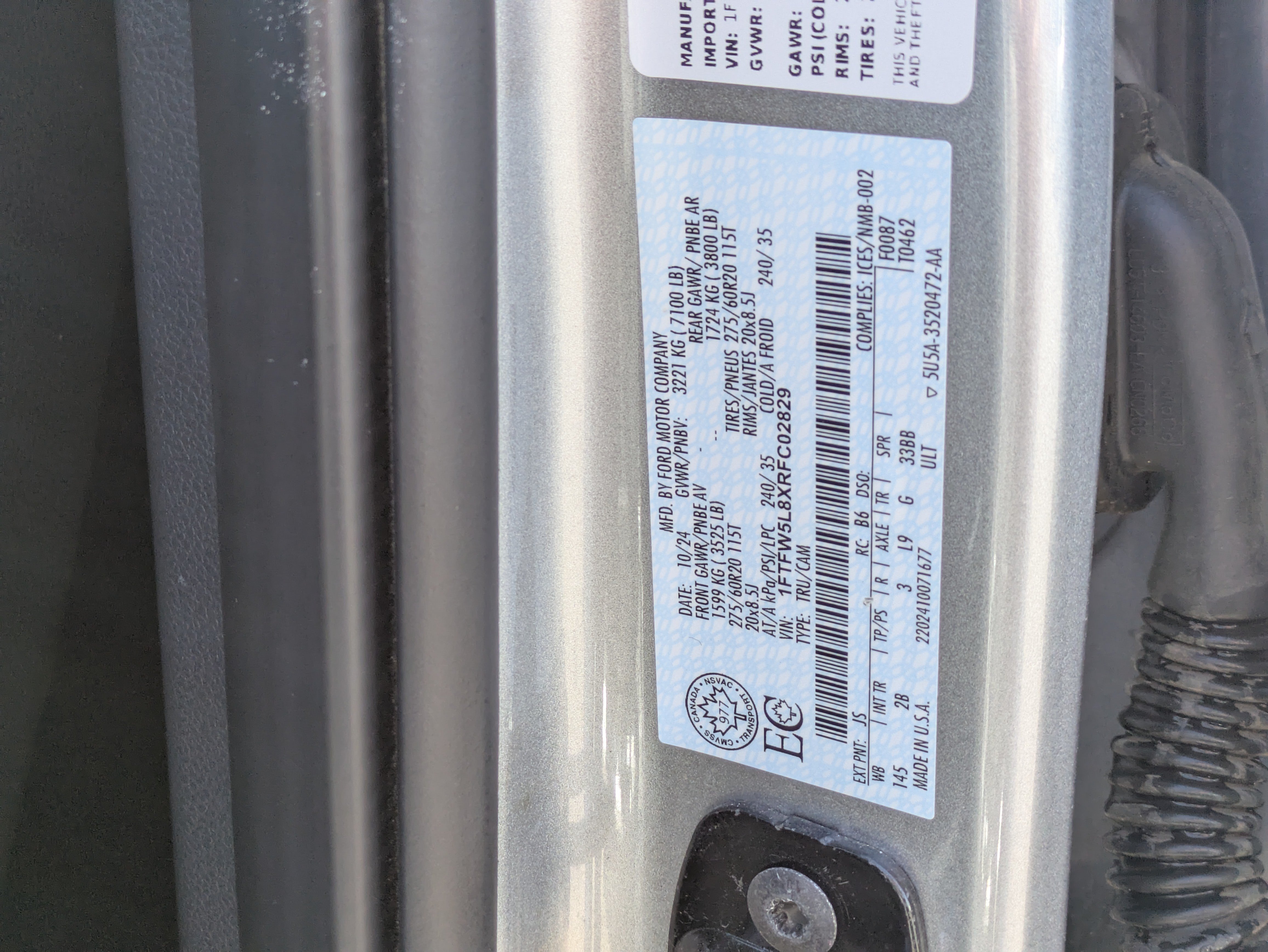 Used 2024 Silver Ford LARIAT image 37