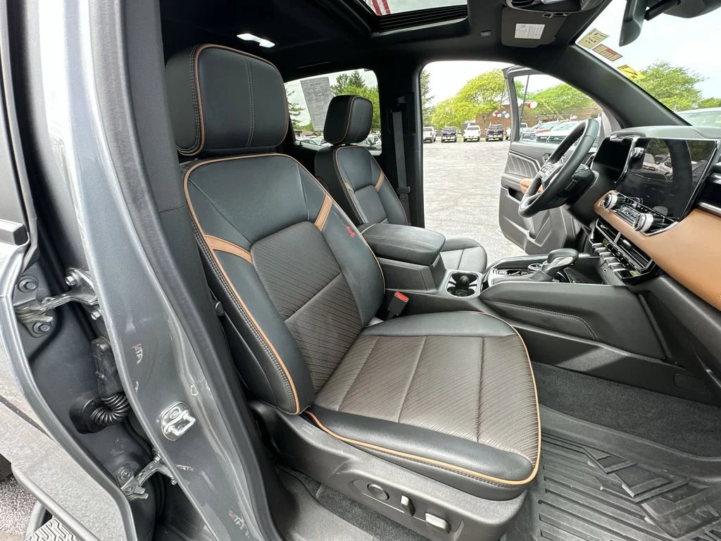 Used 2025 Silver GMC AT4 image 24