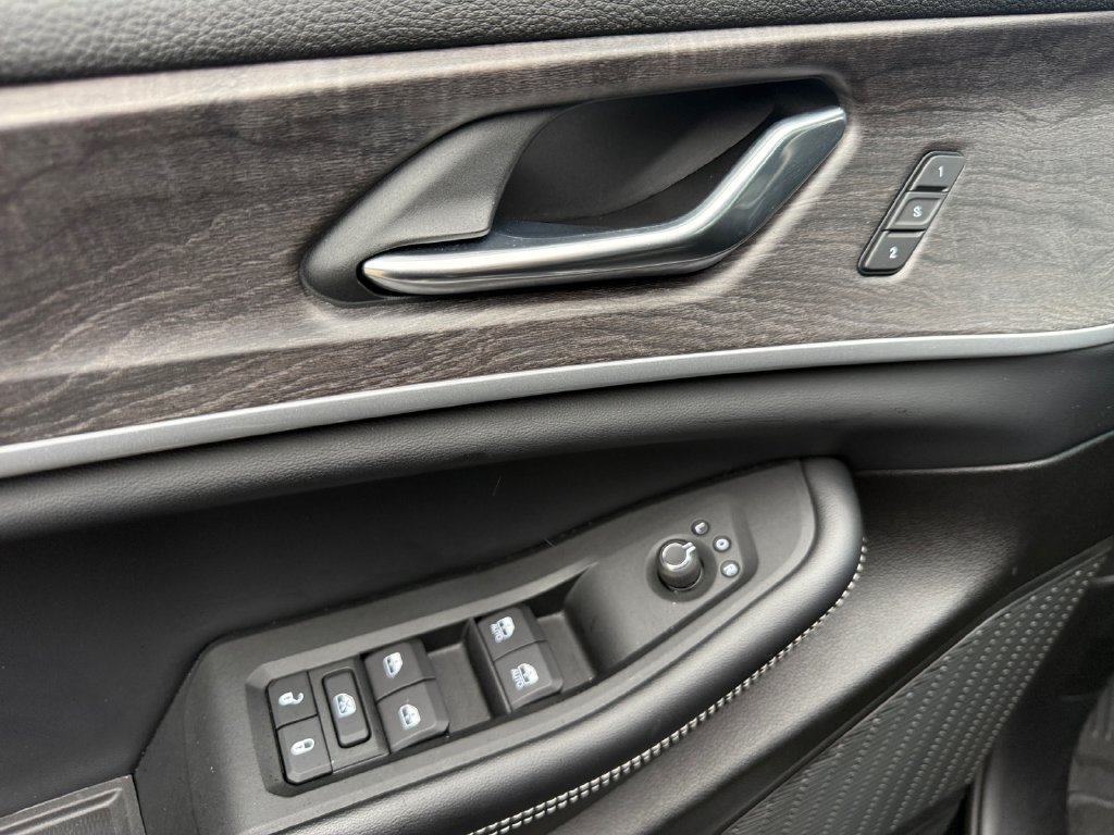 Used 2025 Black Jeep Limited image 12