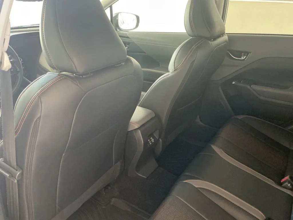Used 2024 Ice Silver Metallic Subaru Limited image 21