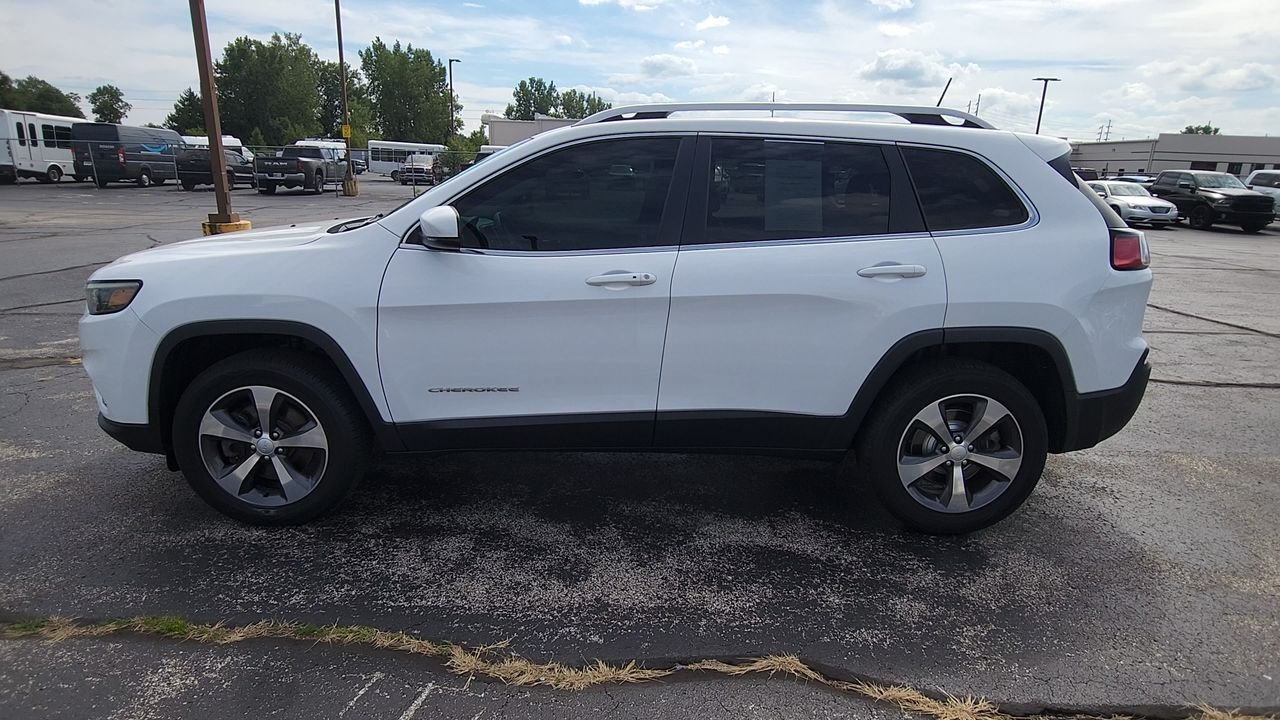 Used 2019 Bright White Clearcoat Jeep Limited image 5