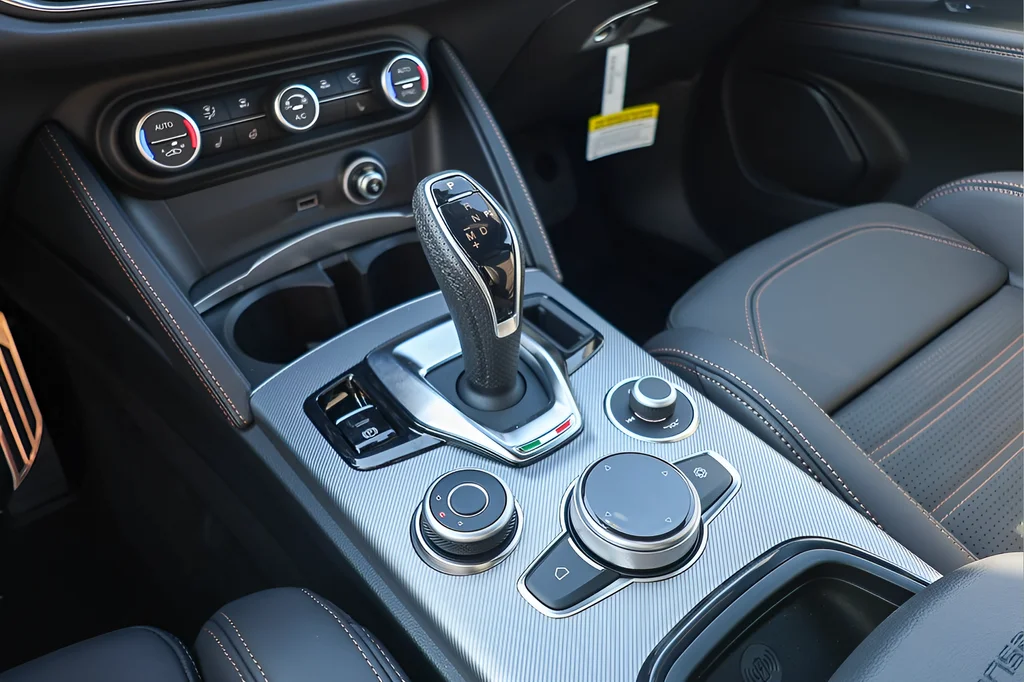 2025 Alfa Romeo Stelvio Intensa - Photo 15