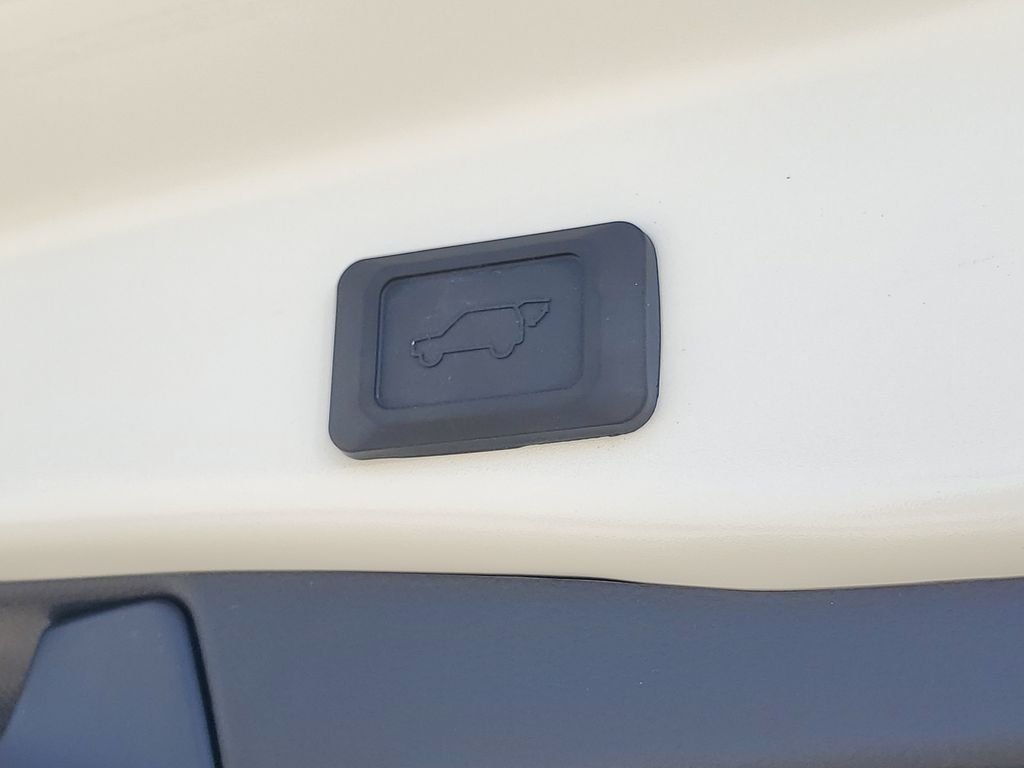 Used 2024 Ice Toyota XLE image 10