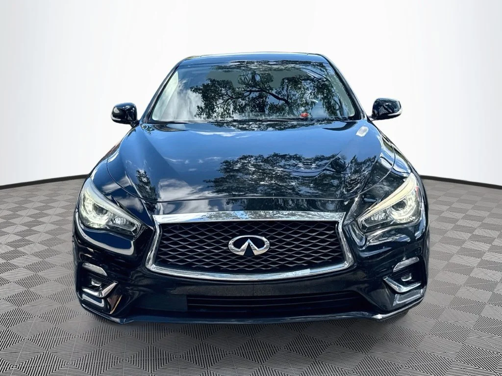 Used 2019 Black INFINITI 3.0t LUXE image 2