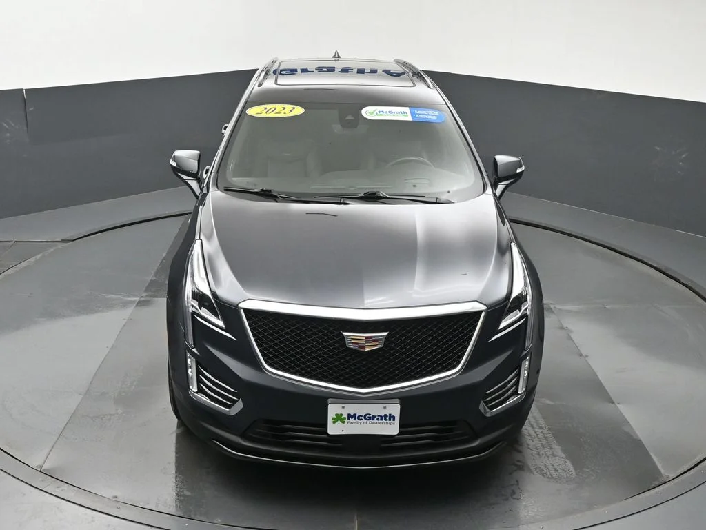 Used 2023 Green Cadillac Sport image 30