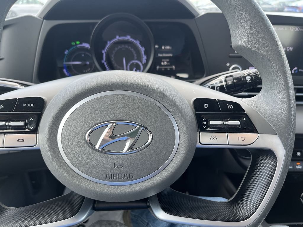 Used 2023 Red Hyundai Blue image 21