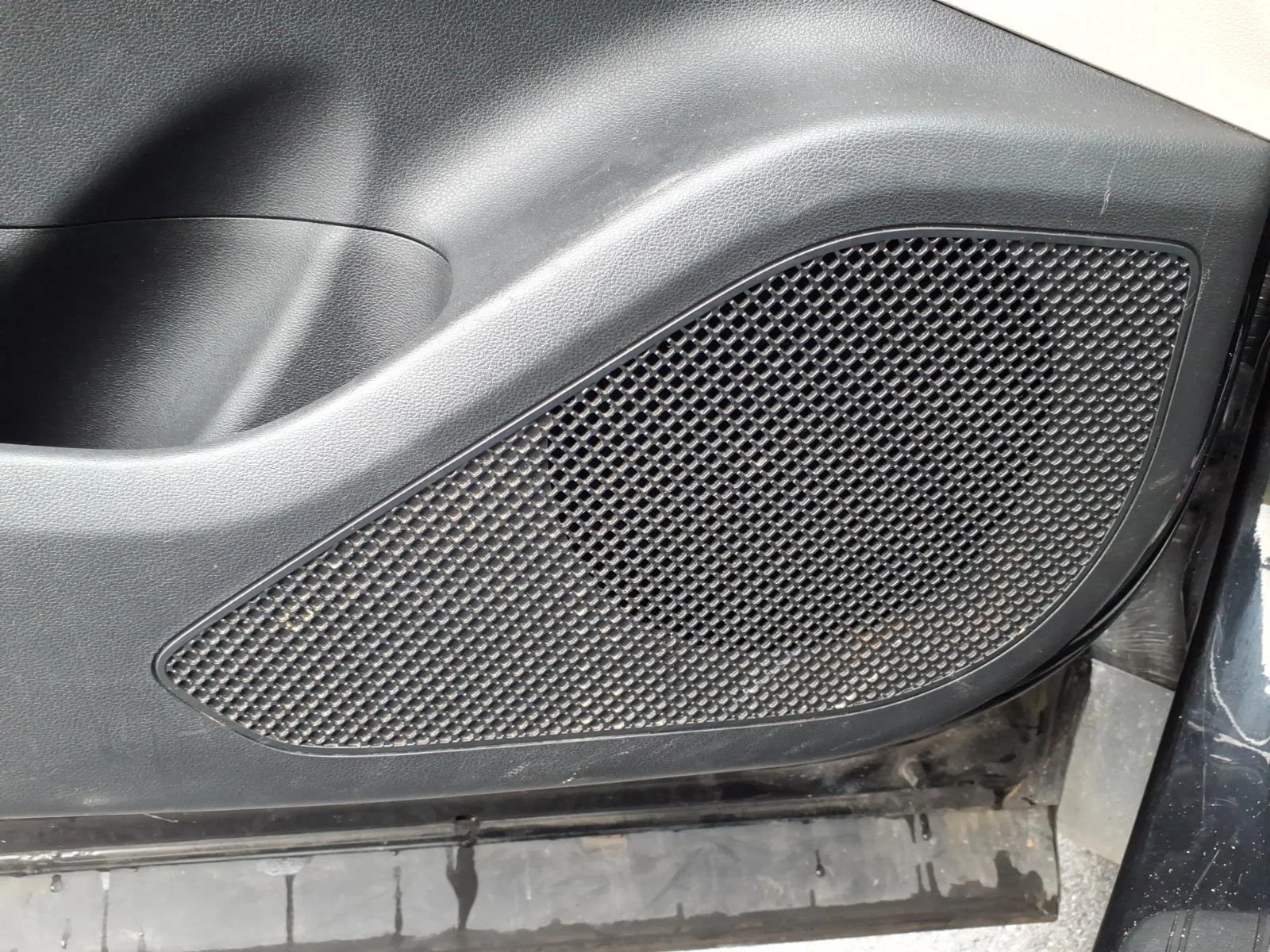 Used 2025 Phantom Black Hyundai SEL image 6