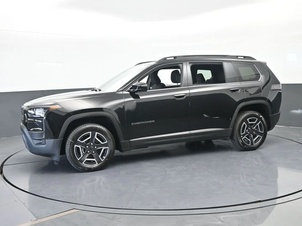 New 2026 Diamond Black Crystal Pearl-Coat Exterior Paint Jeep Laredo image 2
