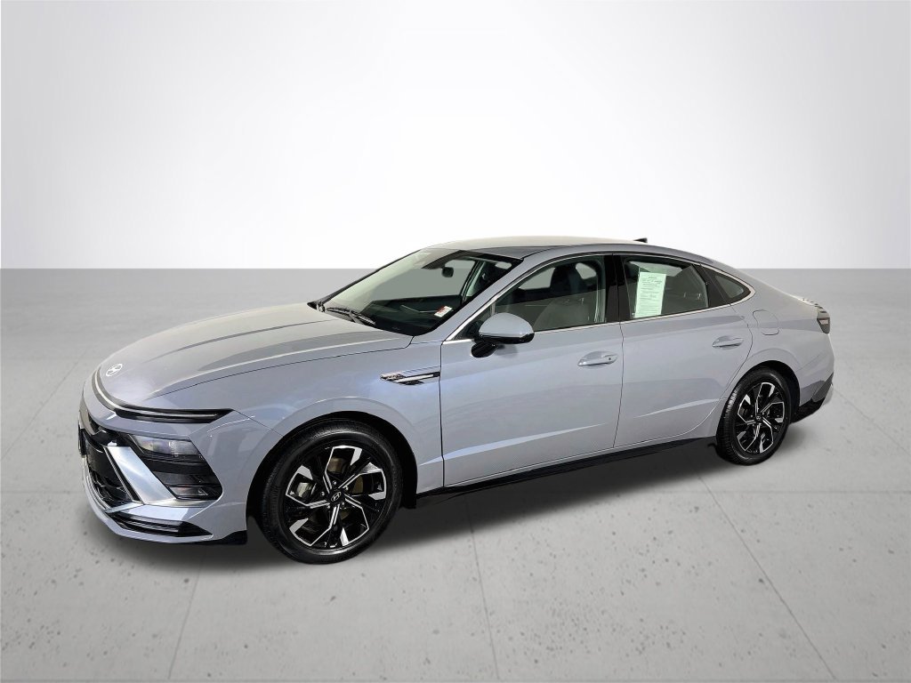 Used 2025 Blue Hyundai SEL image 2