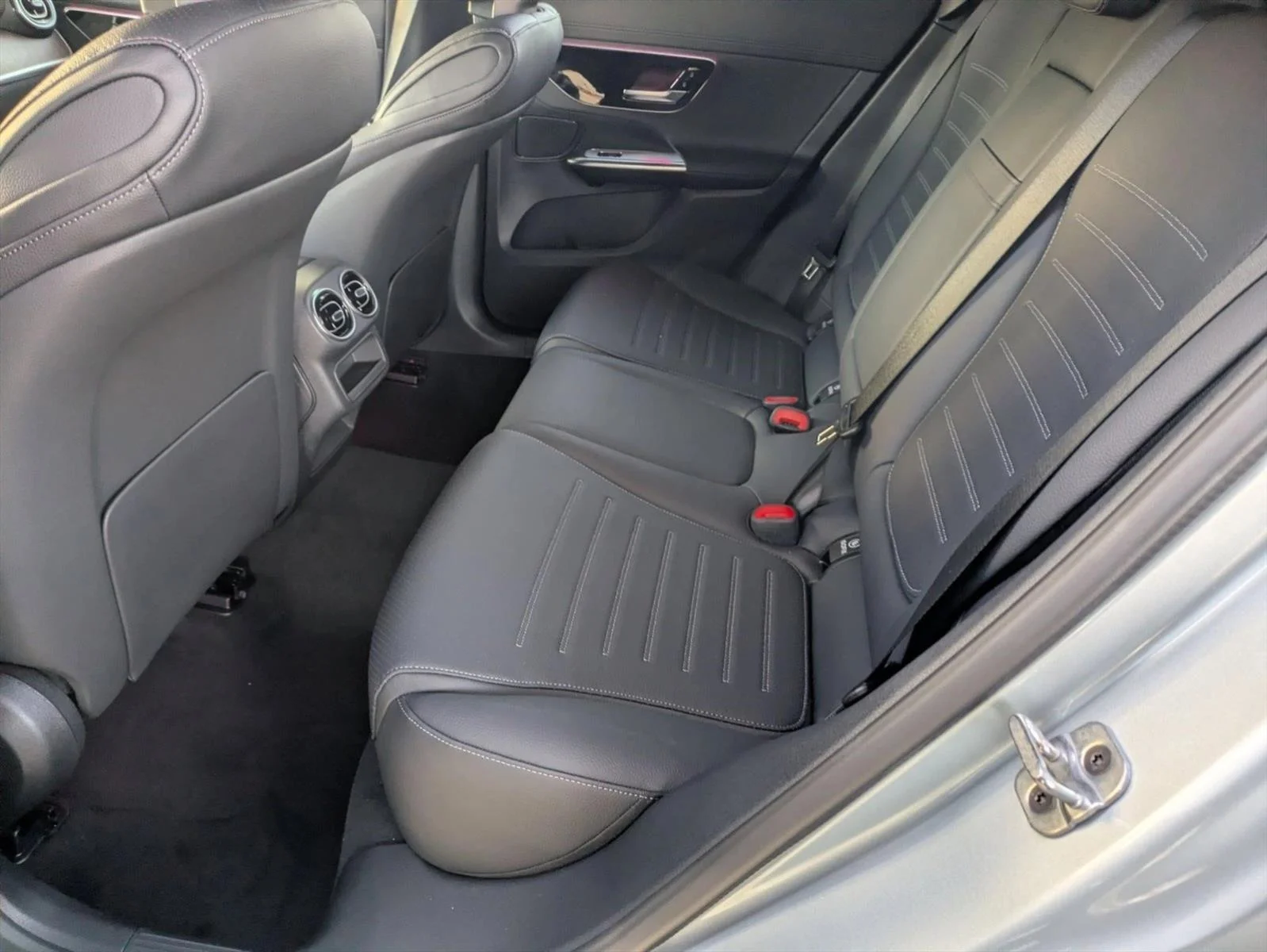 Used 2026 Cirrus Silver Metallic Mercedes-Benz GLC 300 image 15