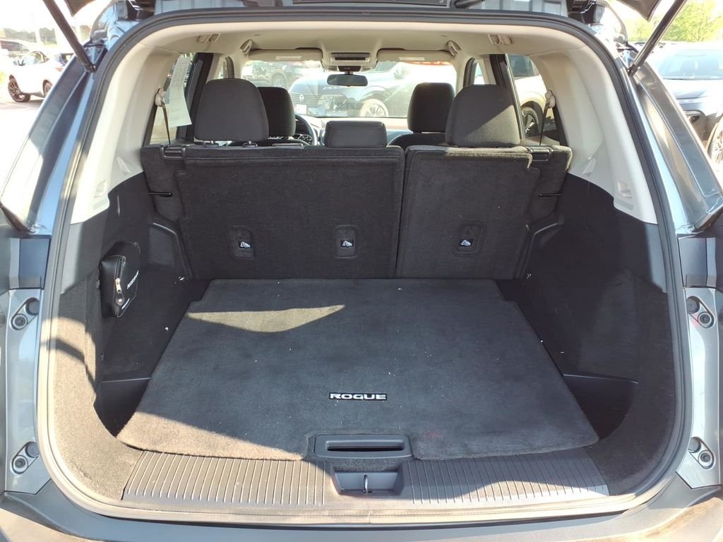 Used 2023 Gun Metallic Nissan SV image 29