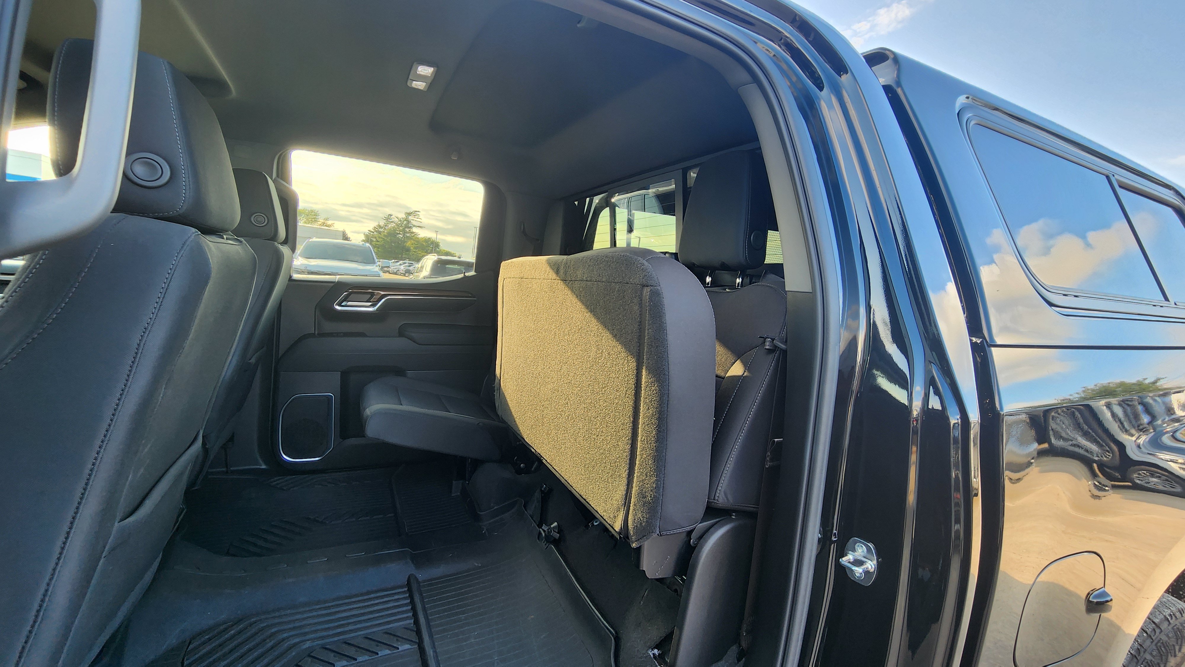 2023 Chevrolet Silverado 1500 LT - Photo 14