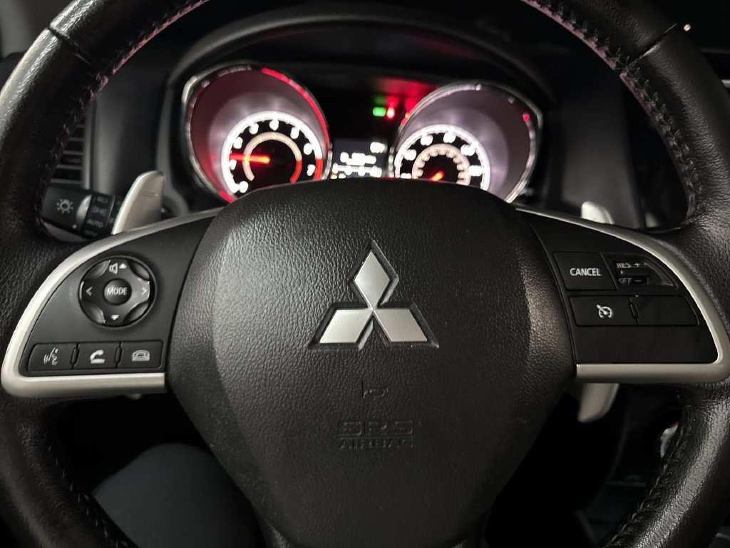 Used 2015 Quick Silver Metallic Mitsubishi SE image 20