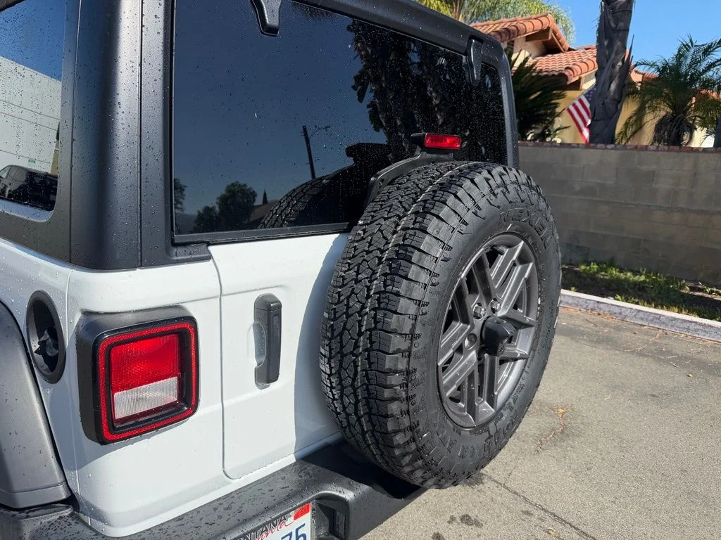 Used 2024 White Jeep Sport S image 10